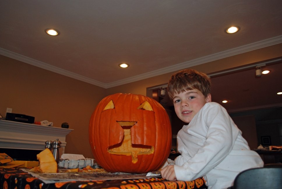ben_carvepumpkin.jpg
