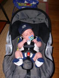 ben_carseat_gaphat.jpg (763718 bytes)