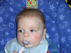 ben_eat.jpg (208087 bytes)