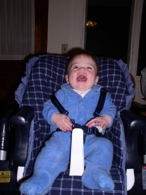 ben_highchairlaugh.jpg (199276 bytes)
