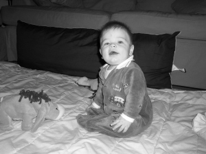 ben_situpcuteBW.JPG (521848 bytes)