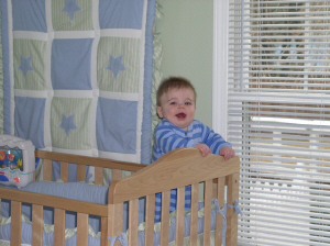 ben_standcriblaugh.JPG (202017 bytes)