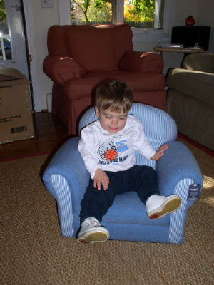 new_chairsit.jpg (217551 bytes)